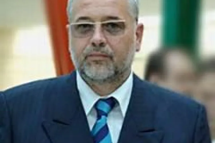 Abuzurile si coruptia din Romania vor fi verificate in Senat de liberalul clujean Marius Nicoara