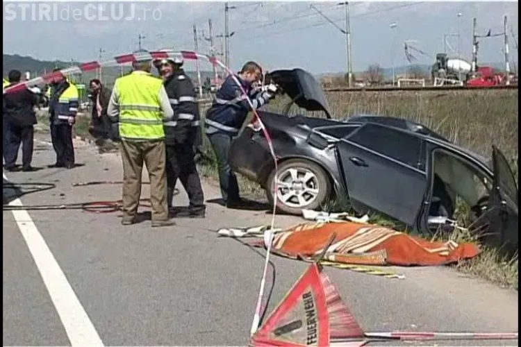 VIDEO - Accident grav la Jucu. Soferul unui BMW X6 a intrat in plin intr-un Audi si l-a omorat pe sofer