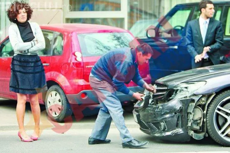 Sotia lui Bodo a lovit un Mercedes de 150.000 de euro - VIDEO