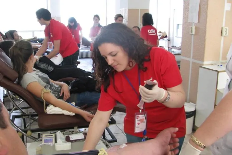 Studentii clujeni au demarat astazi o campanie de donare de sange care se va incheia in 7 mai