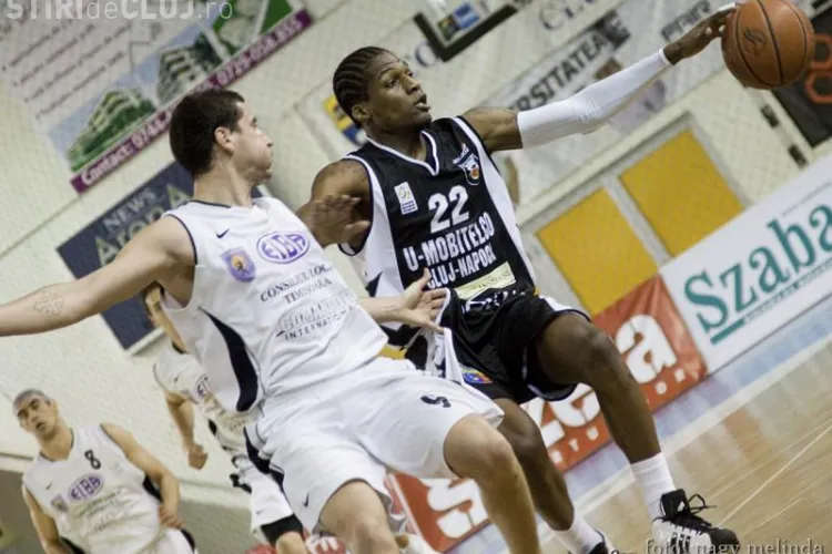 Baschetbalistii de la "U" Mobitelco Cluj au plecat la Timisoara pentru disputa cu Elba din semifinale