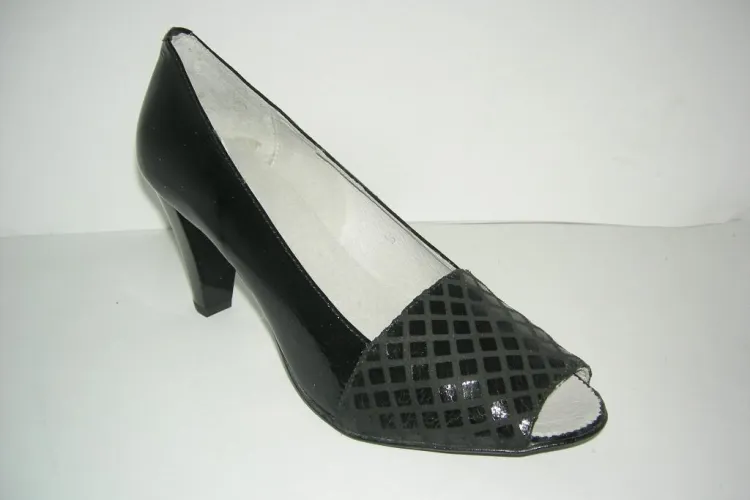 Clujana isi vinde produsele de vara la pret de producator