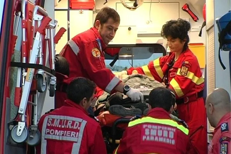 Accident grav in Gilau! Patru persoane ranite si o casa avariata de un TIR