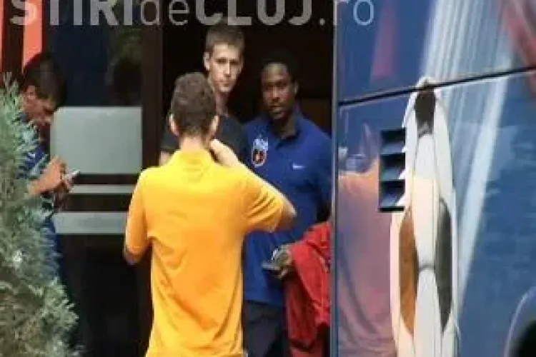 Stelistii si-au anulat plimbarea in parc si au jucat biliard! Vezi de ce VIDEO