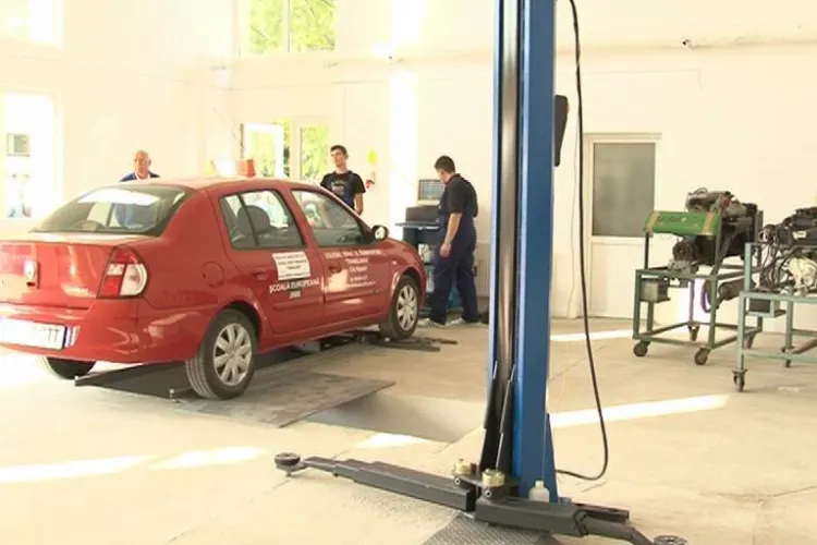 Atelier auto pentru elevii de la Colegiul Tehnic de Transporturi "Transilvania" VIDEO