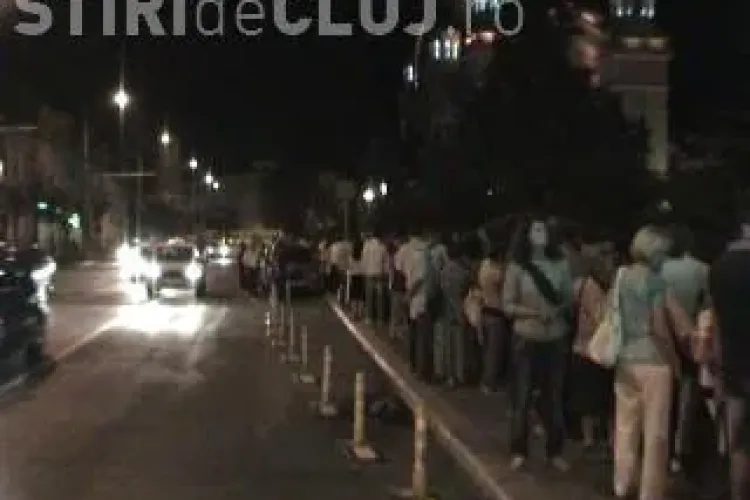 Catedrala Mitropolitana, deschisa pana noaptea tarziu! Mii de oameni s-au inchinat  la moastele de la muntele Athos VIDEO