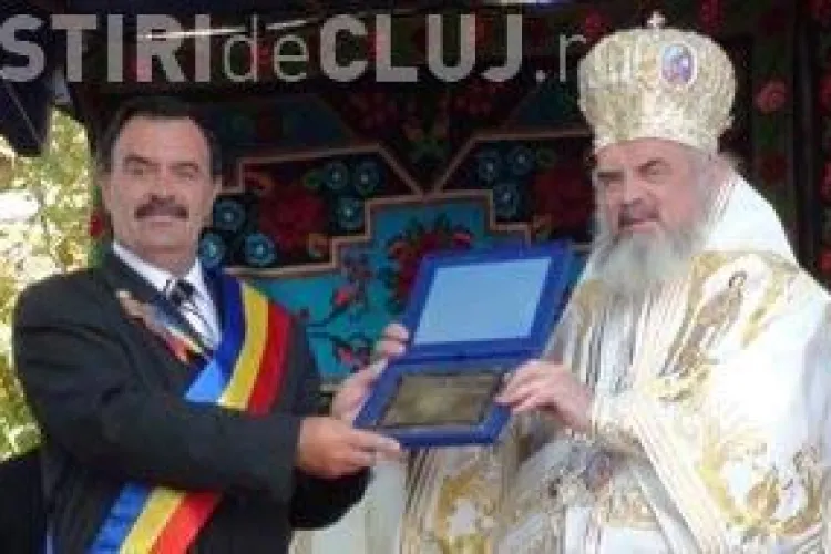Patriarhul Daniel, la sfintirea bisericii din Turda Bai! Dupa ceremonie a fost facut cetatean de onoare