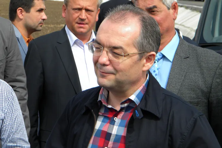Boc despre candidaturile lui Marius Nicoara si Horea Uioreanu: "Ce gluma buna!" VIDEO