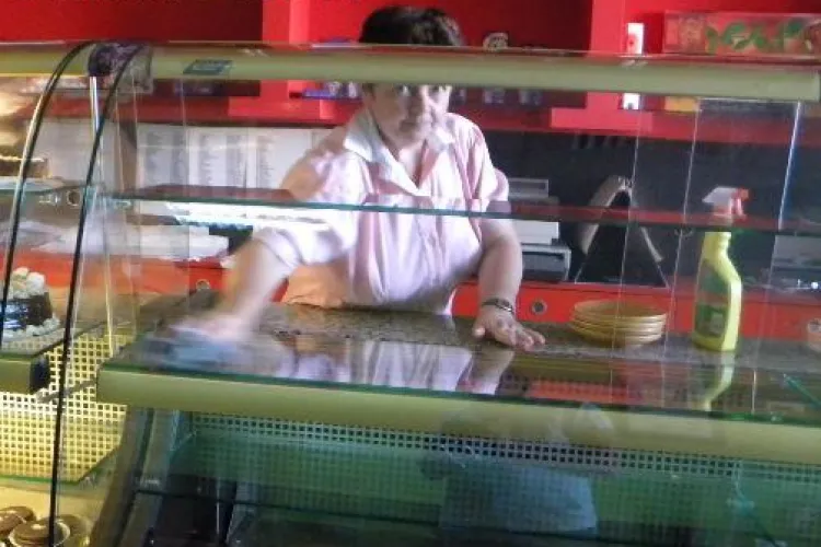 Cofetaria Carpati va fi inlocuita cu un local similar, dar "brandul" ar putea sa dispara