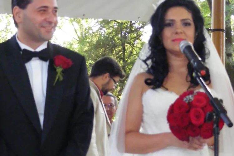 Bruneta de la PSD, Laura Pop, s-a maritat intr-o rochie de 5.000 de euro FOTO