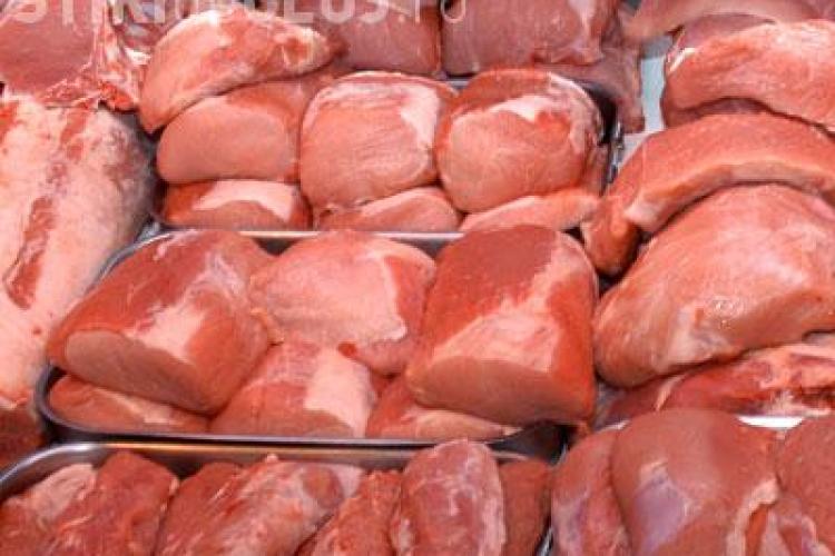 Carmangeria Mariflor Gherla, amendata pentru ca aplica eticheta direct pe carne, fara ambalaj
