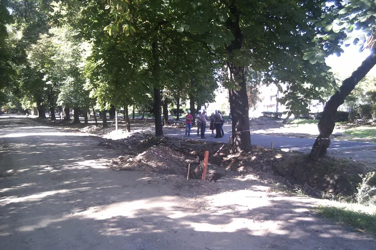 Aleile din Parcul Central, asfaltate si acoperite cu piatra de granit VIDEO