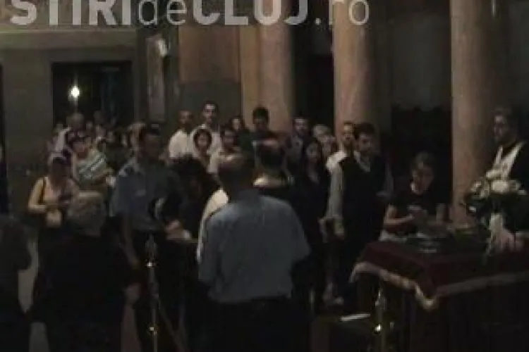 Moastele de la Muntele Athos raman la Cluj-Napoca pana la ora 15.00! 10.000 de credinciosi s-au inchinat la ele
