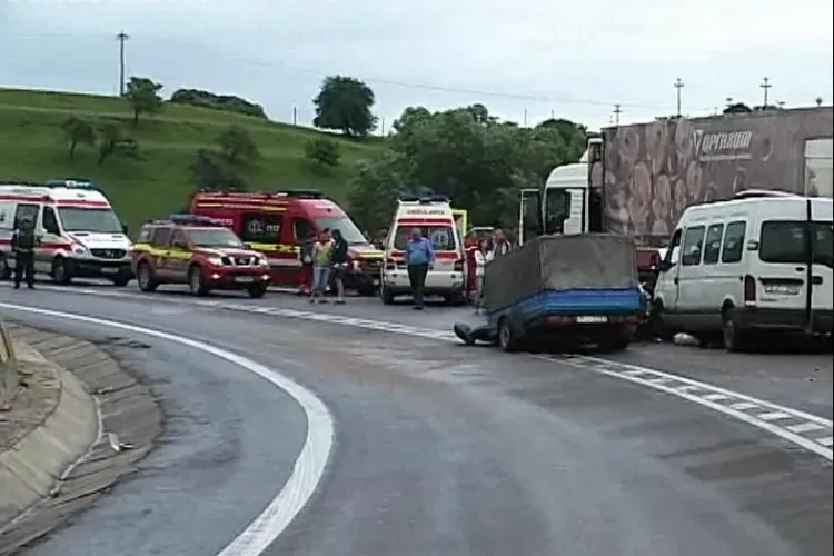 Accident in Saula, aproape de Huedin, in care este implicat un autocar