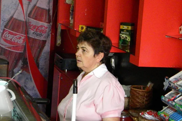 Cofetaria Carpati se inchide marti, 6 septembrie! Mai aveti timp de o prajitura VIDEO si FOTO