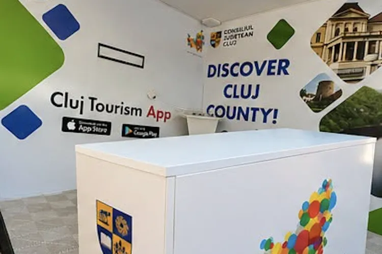 Ce găsesc clujenii și turiștii la standul Consiliului Județean de la UNTOLD 2026. Punctul de informare e chiar pe traseul zecilor de mii de festivalieri