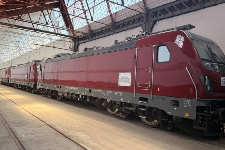 Trei locomotive noi pe căile ferate din România. Ele pot fi văzute și în gara din Cluj-Napoca