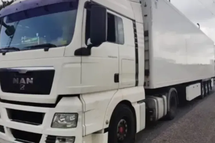 Clujenii de pe o stradă din Cluj-Napoca au ajuns la capătul puterilor din cauza TIR-urilor: „Nu mai putem dormi! Zgomot infernal zi și noapte”
