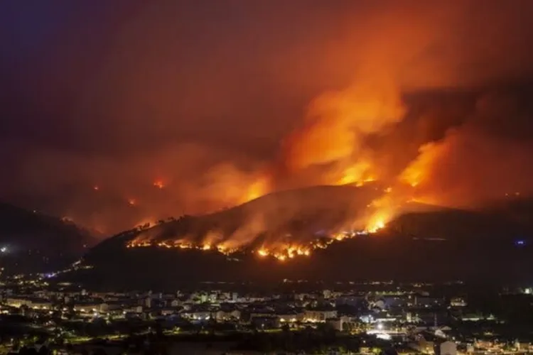 Blocajul Omega aduce infernul peste Europa! Grecia se pregătește de 44°C, iar România nu scapă de canicula extremă și nopțile tropicale din august