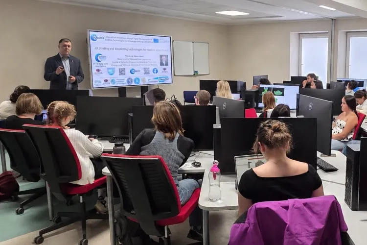 Studenți din Cluj-Napoca, printre puținii aleși la o școală internațională de inginerie biomedicală, la Riga. Ce au reușit să construiască acolo