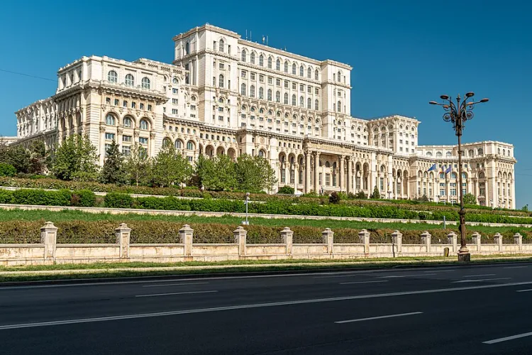 Bogăția politicienilor ținută la secret. Averile politicienilor nu vor mai fi complet publice. Parlamentarii au decis o nouă formă a declarațiilor de avere