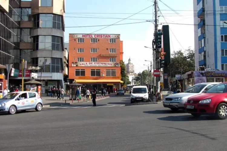 Un clujean revoltat solicită modernizarea Pieței Mihai Viteazul: „Zona zero și arată mai rău ca un cartier rău famat din Africa”