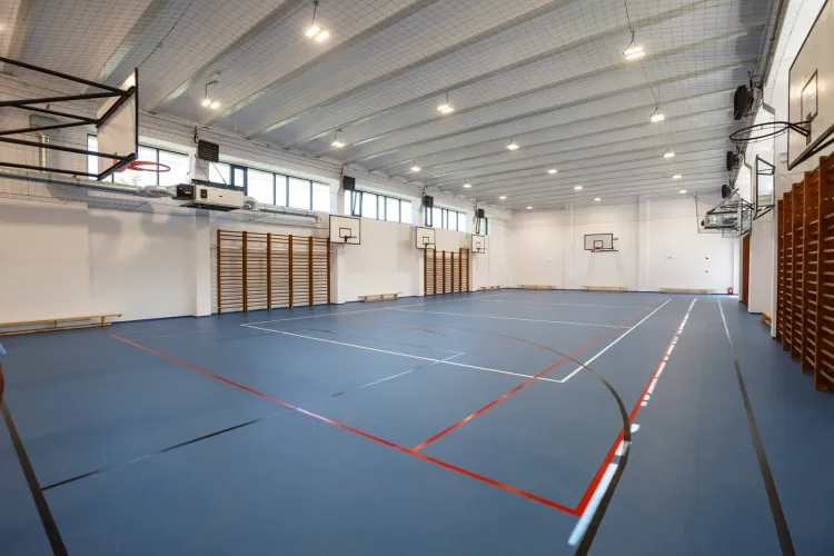 Sală de sport de 3,1 milioane de lei la un liceu din Cluj-Napoca: Panouri fotovoltaice, stație electrică și dotări de ultimă generație pentru 955 de elevi