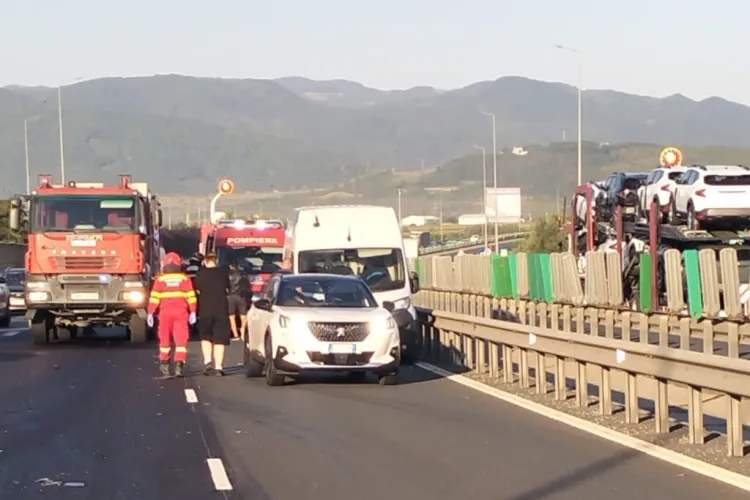 Un șofer clujean a provocat haos pe A1! Patru victime, transportate la spital și trafic îngreunat