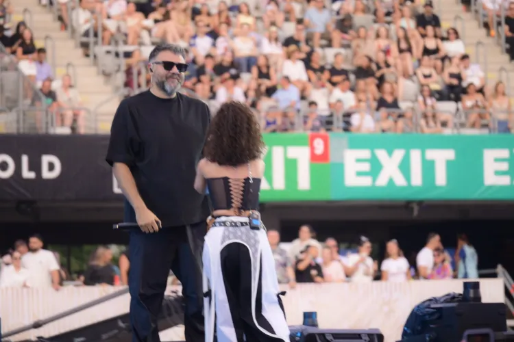 VIDEO. Grasul XXL, sărbătorit pe scena principală de la UNTOLD. Fanii i-au cântat „La Mulți Ani” și l-au emoționat pe artist
