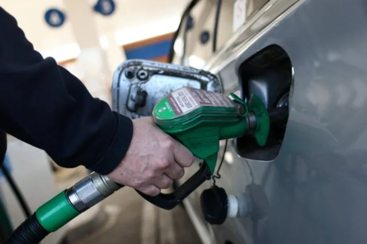 Vești proaste pentru șoferi: benzina și motorina s-au scumpit din nou: Care este prețul unui litru astăzi și unde găsești cel mai ieftin carburant