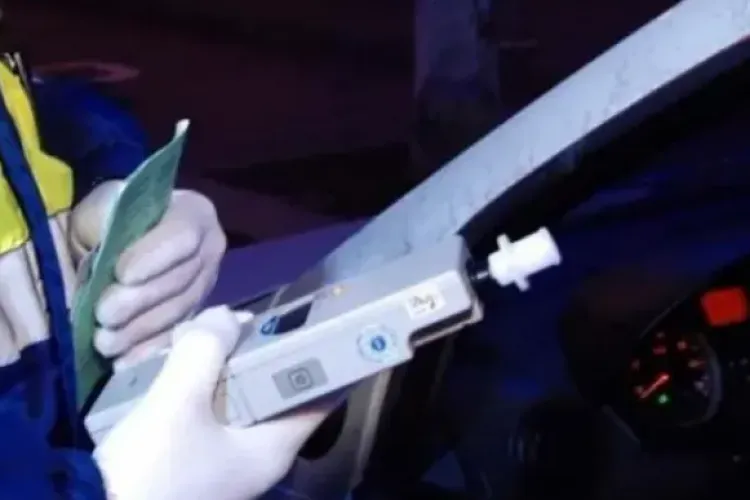 Un șofer a fost prins beat criță pe drumurile din Cluj! Avea o alcoolemie uriașă la volan