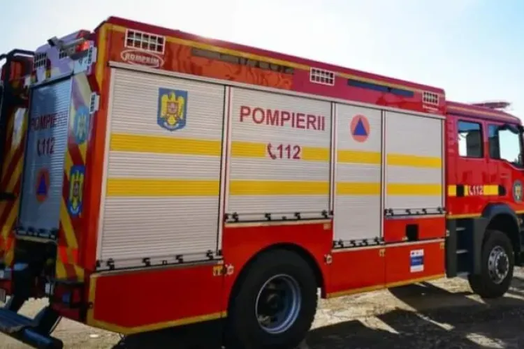 Intervenție de urgență pe o stradă din Cluj-Napoca! O sală de fitness a fost evacuată după degajări de fum. Pompierii intervin de urgență 