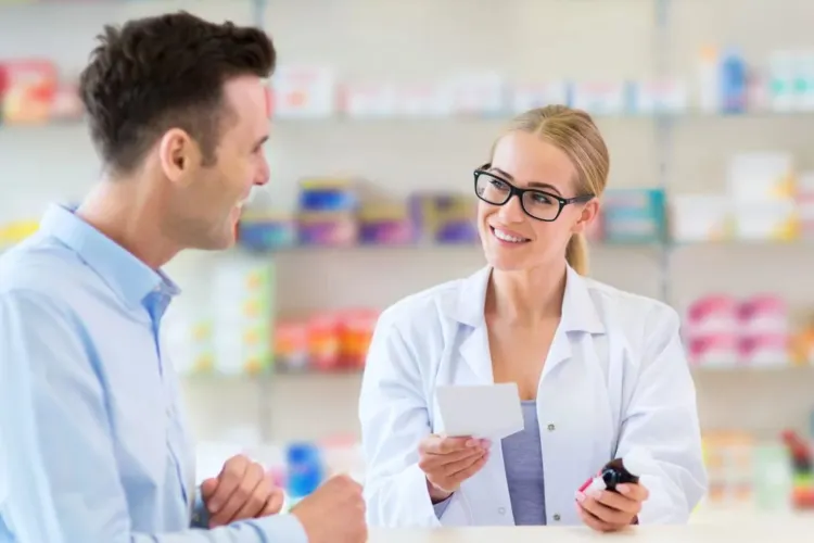 Vrei să contribui la tratamentele de mâine? Descoperă masteratele Facultății de Farmacie din Cluj și oportunitățile oferite