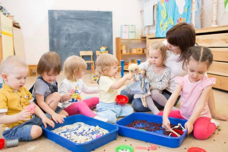 Angajări masive în Educație! Se scot la concurs 768 de posturi pentru 34 de creșe noi construite cu bani din PNRR. În ce județe apar locurile de muncă