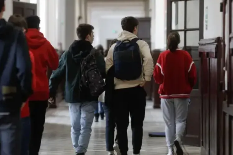 Declarație controversată despre școală: „De ce trebuie să intre toată lumea la facultate?” Un jurnalist aprinde dezbaterea