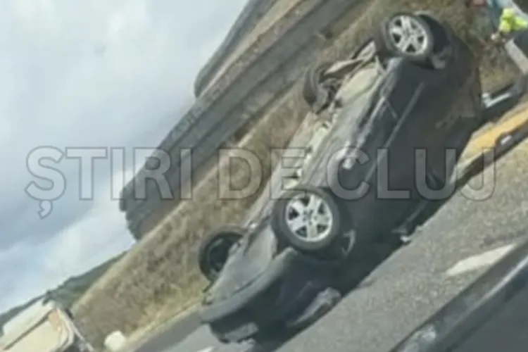 VIDEO. Accident pe centura Vâlcele - Apahida. Un bărbat a ajuns cu mașina în șant. Traficul, îngreunat în zonă