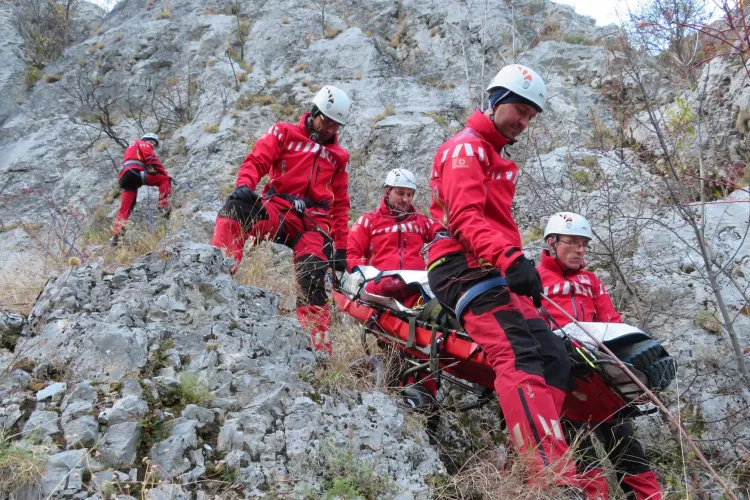 Salvamont Cluj, mobilizat pe munte: La nivel național, bilanțul unei singure zile: 23 de apeluri de urgență, 31 de persoane salvate și doi morți