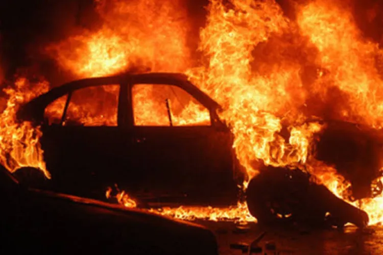 Cum s-a produs incendiul din Iara, Cluj: O mașină furată a fost găsită în flăcări la ieșirea din localitate. Proprietarul a făcut o greșeală gravă