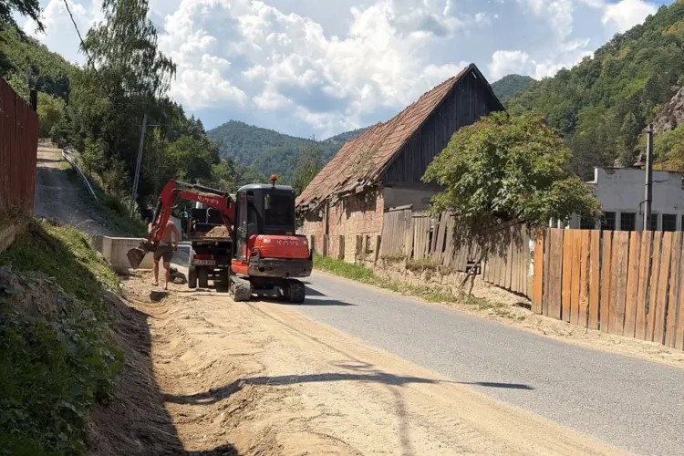 Lucrări importante pe un drum din zona montană a Clujului! Peste 4 kilometri de șosea, verificați și întreținuți de Consiliul Județean