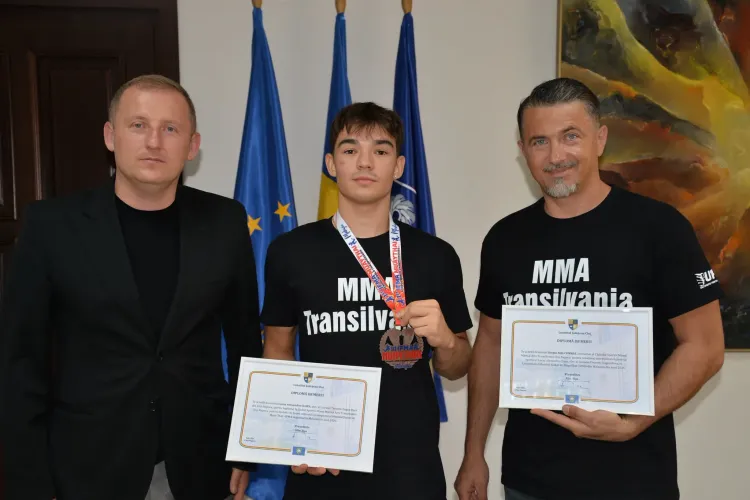 Campion mondial de școală, la un pas de aur! Un tânăr din Cluj a făcut senzație la competiția de Muay Thai din Malaezia