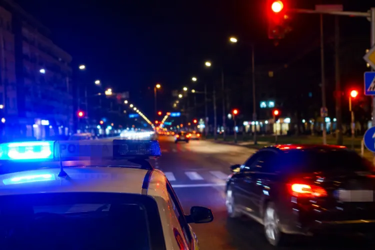 Șofer de 20 de ani, cursă nebună prin Cluj! A „fugărit” polițiștii prin oraș, a trecut pe roșu de mai multe ori, dar nu l-au prins. Cât de ieftin a scăpat