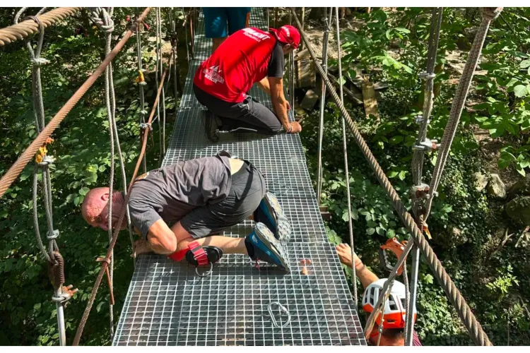 Un pod din Cluj, care le dădea bătăi de cap autorităților, a fost refăcut. Este mult mai rezistent și mai sigur pentru turiști 