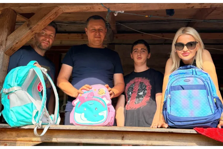 Au plecat din Cluj cu mașinile pline de ghiozdane și s-au întors cu o lecție de viață! Povestea copiilor din Apuseni FOTO 