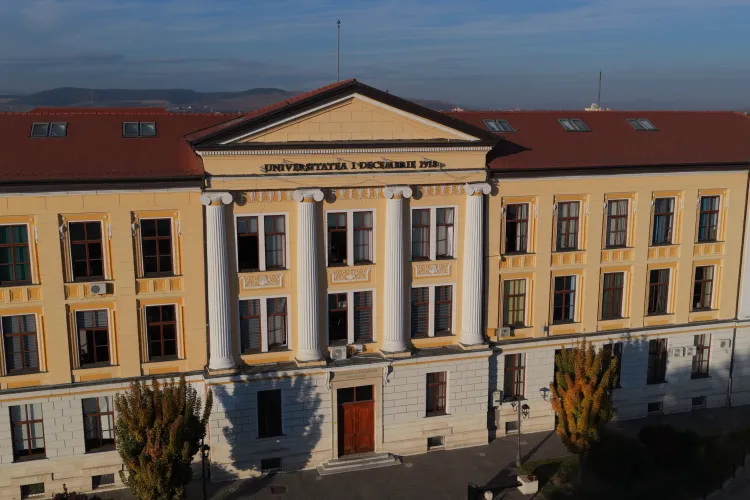Universitatea „1 Decembrie 1918” din Alba Iulia a dat startul admiterii de toamnă 2026! Vezi lista completă a locurilor disponibile
