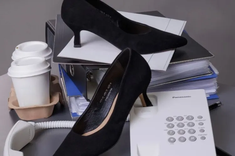 De la mocasini la kitten heels: Cei mai în tendințe pantofi de damă pentru stilul Back to Office