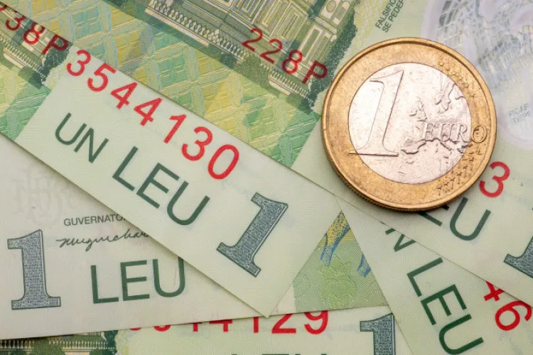 Leul se duce la 5,34 lei/euro, iar economia stagnează: Analiștii financiari au pus pe hârtie cifrele pentru următoarele 12 luni. Ce spun despre inflație