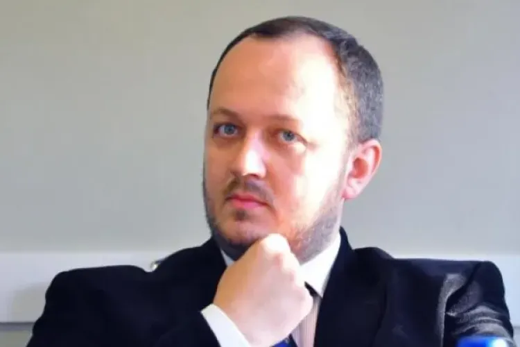 Profesorul clujean Adrian Papahagi, atac dur la denumirile stațiilor de metrou din Cluj-Napoca: „O aberație, o imbecilitate”