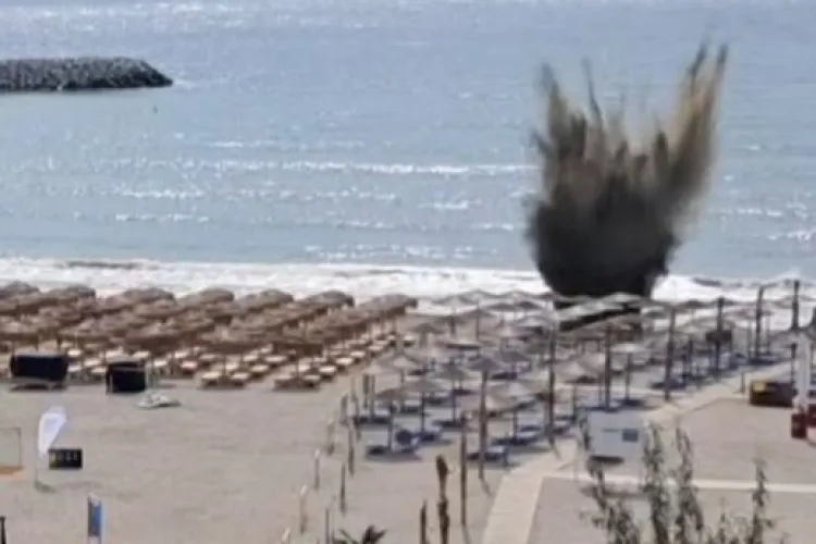VIDEO. O dronă cu explozibil, detonată printre sezlonguri pe plaja de la Olimp. Mesaje RO-Alert și evacuări pe litoral