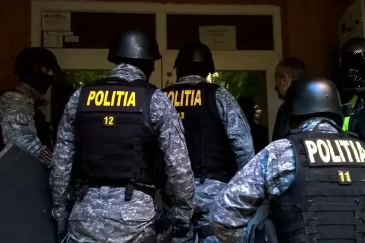 Copil de numai 10 ani, folosit pentru a vinde „marfă”! Șapte persoane au fost arestate preventiv de oamenii legii 