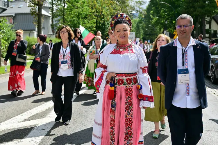 Clujul duce tradițiile românești la Zakopane din Polonia. Reprezentanți ai județului, în centrul festivalului internațional